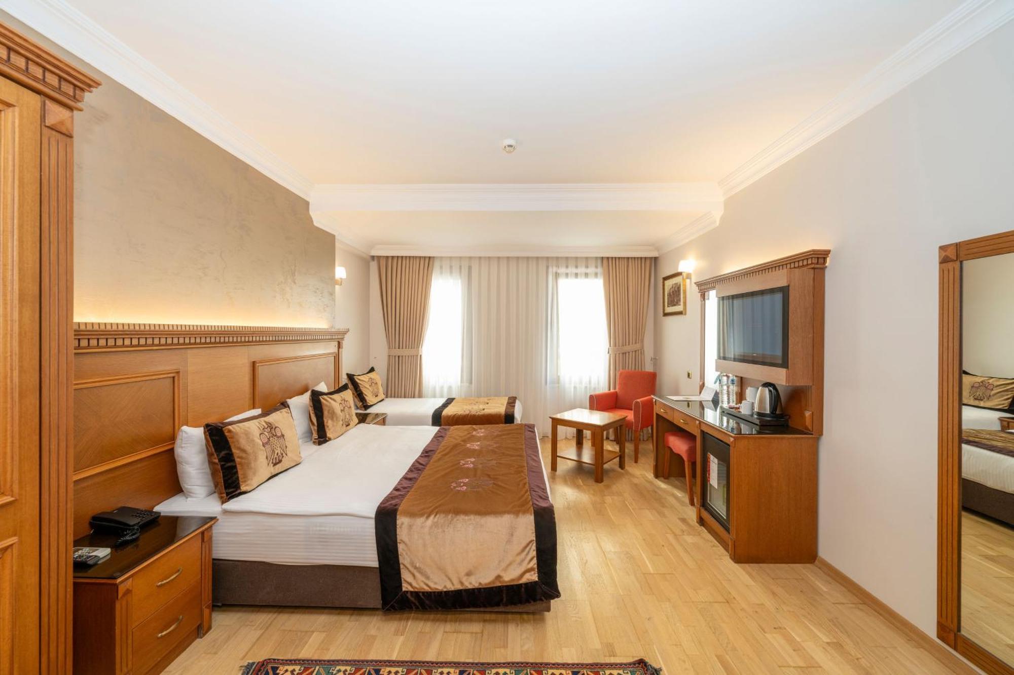 The Byzantium & Hotel Istanboel
