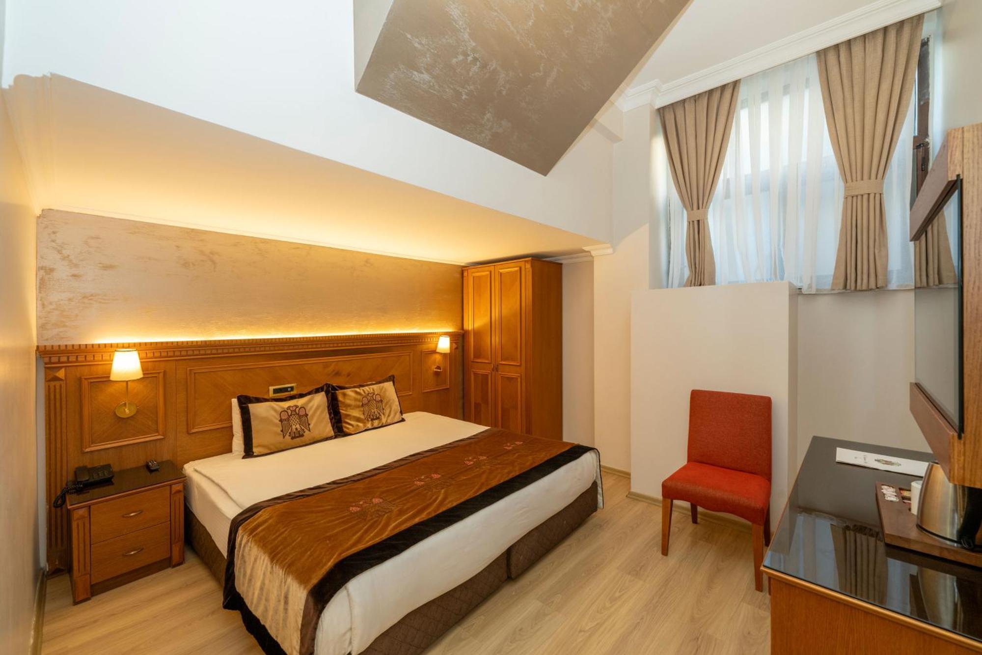 The Byzantium & Hotel Istanboel